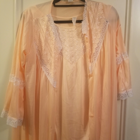 Vintage Peach Nightgown and Robe Set - Picture 1 of 6